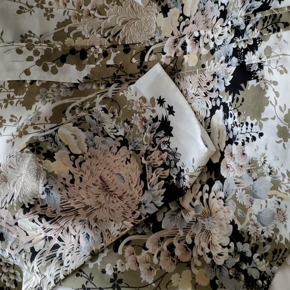 Blouse - Picture 2 of 4